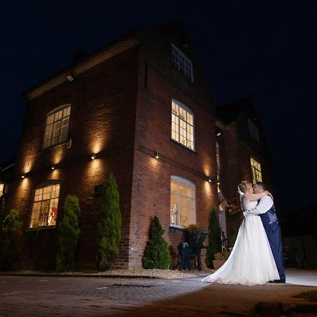 The Barns Hotel Cannock Exterior foto