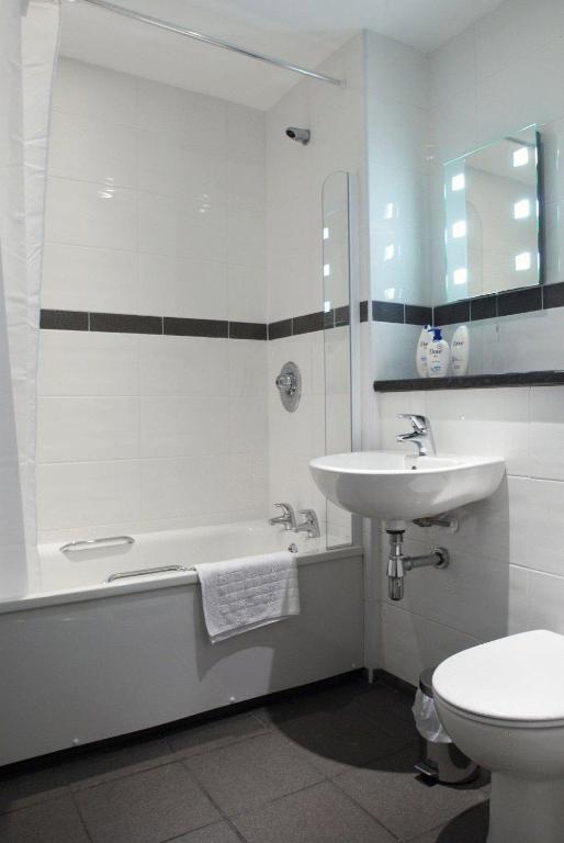 The Barns Hotel Cannock Quarto foto